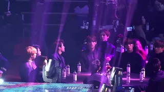 180214 가온 뮤직 어워즈 가수석 "우지가 여기에 앉아야 한다고?" 세븐틴 SEVENTEEN 호시 직캠 HOSHI FOCUS