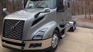 2019 Volvo VNL 740: A brief tour of the new truck