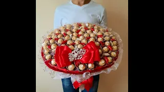 Букет из конфет Большой Ferrero Rocher Королевская роскошь красный XL  обзор Okl