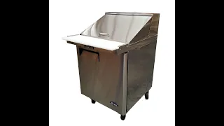 Mesa fría para preparación de comida en acero inoxidable
