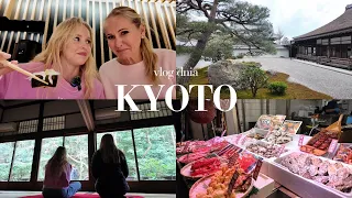 vlog dnia z mamą w kyoto: zwiedzanie świątyń, jemy interesujące sushi i kwitnące wiśnie!