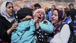 Erdbeben in Marokko: Trauer und verzweifelte Suche nach Überlebenden