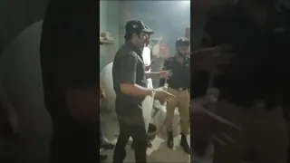 Sindh police in Action.industry area Karachi mawa factory