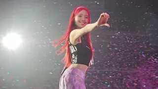 ITZY "Born To Be" encore Part 4  - DALLA DALLA - Live in Singapore (ENDING)