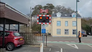 (4K) Britania Bridge Level Crossing