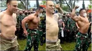 Momen Prajurit TNI pamer Otot Bersama tentara Amerika #Shorts