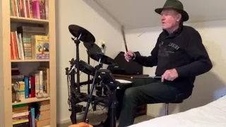 Drumming grandpa | Elvis Presley - Don't Be Cruel