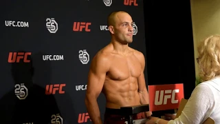 Eddie Alvarez weighs in ahead of UFC Calgary