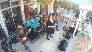 Montage Cover Band - April Sun in Cuba (Dragon)