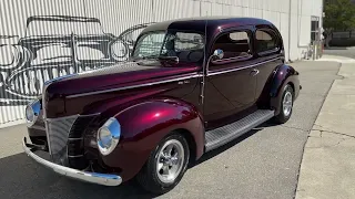 P10713 - 1940 Ford Deluxe Tudor 2 Door Sedan