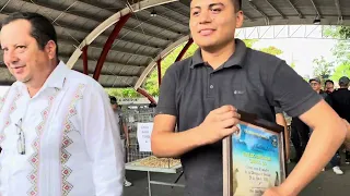 Reconocimientos a integrantes de la delegación. Sureste en la expo aves, Cancún, 2024. #parati