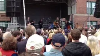 James Taylor supports Barack in Nashua NH 10-27-12