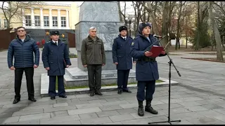 Молодые новороссийские десантники приняли присягу перед Вечным Огнем