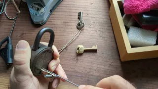 lovely old 6 lever Yale padlock pick.