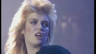 Kim Wilde   1981 12 25 Kids in America @ Top of the Pops