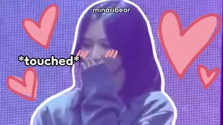 mina's *deep voice* when she speaks english be like: 📉