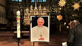 Requiem für verstorbenen Papst Benedikt XVI.