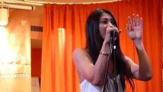 Anggun - Mon Meilleur Amour @ Virgin Megastore, Paris.