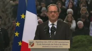 Terrorisme: une "attaque de grande envergure" évitée (Hollande)