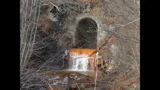 Exploring the Ruins of Bear Gap