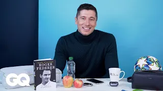 ROBERT LEWANDOWSKI: 10 Dinge, ohne die der Fußballer nicht leben kann | 10 Essentials | GQ Germany