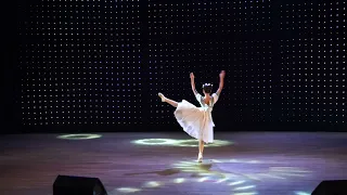 Варіація дівчинки з косичками з балету «Випускний бал» Жукова Вероніка 11 років