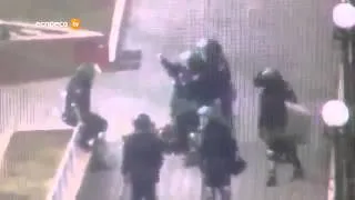 ПОСЛЕДНИЕ НОВОСТИ Беркут бьет активиста новое видео 18 02 2014 Евромайдан