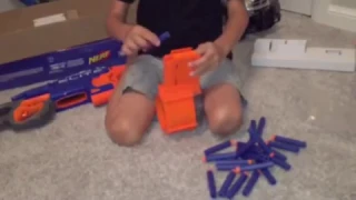 [REVIEW] Nerf Elite Hyperfire Unboxing, Review & Firing Test - Awesome! Aidan vs Giant Nerf Gun!