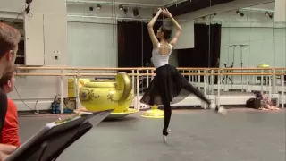 Christopher Wheeldon rehearses Alice's Adventures in Wonderland - Royal Ballet LIVE