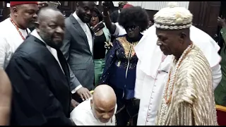 IPOB Leader Bows To Elders: Watch Refreshed Nnamdi Kanu’s Arrival In Court After 3 Years In Custody