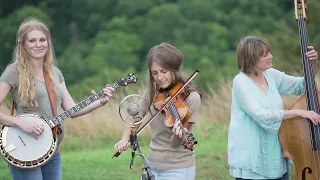 Thunder Ridge - The Petersens (LIVE) - An Emmett Franz Original