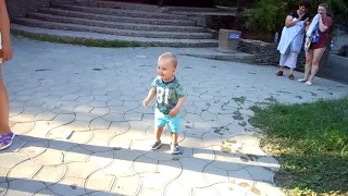 23 09 2015 Родион кайфует от музыки