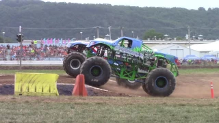 The Bloomsburg 4 Wheel Jamboree Monster Truck Racing: Bigfoot vs Stinger