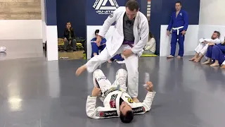 Exame para a faixa roxa de Jiu jitsu Matheus Bastos método Rocian Gracie