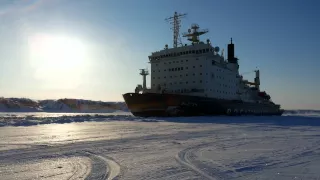 Смотреть всем , как русские мужики ловят рыбу на Енисее!!!