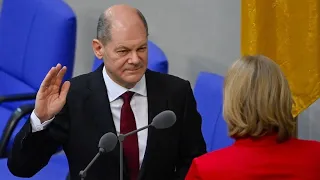 Scholz legt Amtseid im Bundestag ab