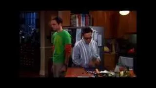 The Big Bang Theory Leonard tries to open a jar -TR ALTYAZI