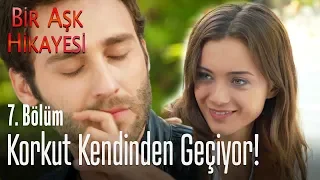 Korkut kendinden geçiyor! - Bir Aşk Hikayesi 7. Bölüm