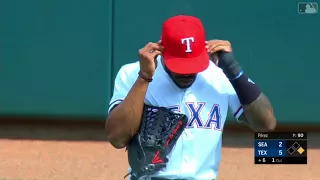 DeShields robs Freitas of homer