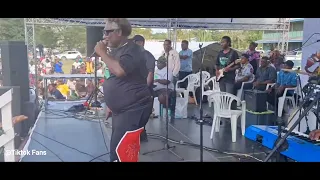 Blackwine entertaining crowd at Tenaru, Solomon Island🇸🇧🎶50,000