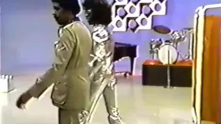 Mike Douglas Show w/Richard Pryor & Sly Stone 11/27/74 (Pryor on drums)