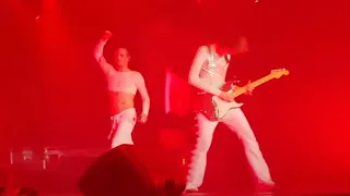 Måneskin - MARK CHAPMAN (Live in Pesaro @ Italy | 23/02/2023) | DAMIANO SINGS WITH A BRA :D