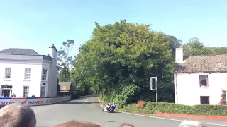 Peter hickman at the Isle of Man TT 2019 full speed at ballacraine