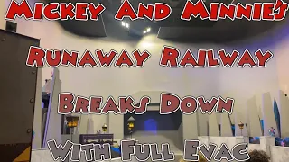 Mickey And Minnie’s Runaway Railway Breaks Down! Full Evacuation With Lights On