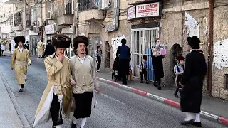 Ultra-Orthodox Jews throw stones at police in Jerusalem over COVID restrictions