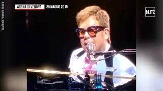 Elton John contro la Brexit: il duro sfogo durante il concerto all'Arena di Verona