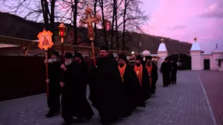 Благодатный огонь был доставлен в Красноярский Успенский мужской монастырь