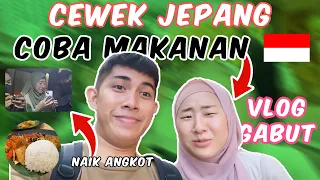 CEWEK JEPANG PERTAMA KALI COBA MAKANAN INDONESIA & NAIK ANGKOT !!