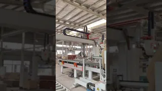 Furniture factory - Automation three stations unloading woodoworking gantry