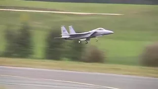 F15 RC model jet breaks up in mid-air and crashes